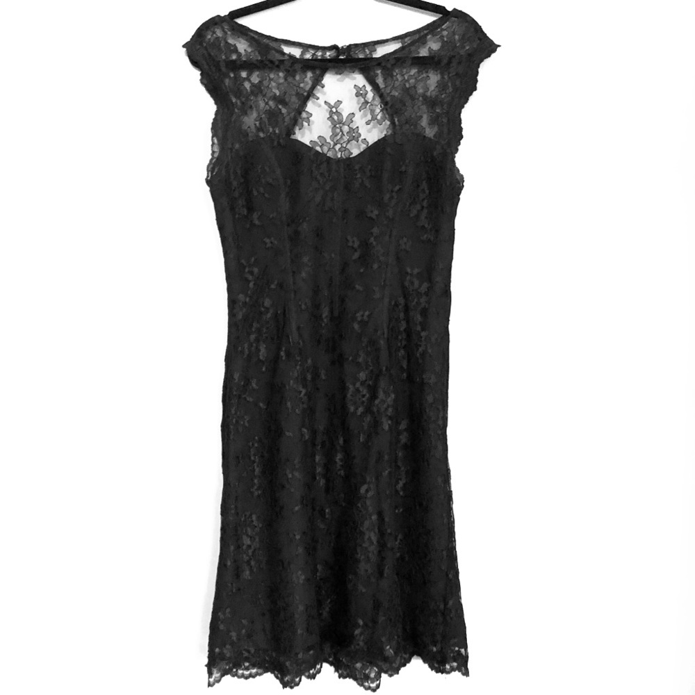 Monique Lhuillier Black lace sheath dress